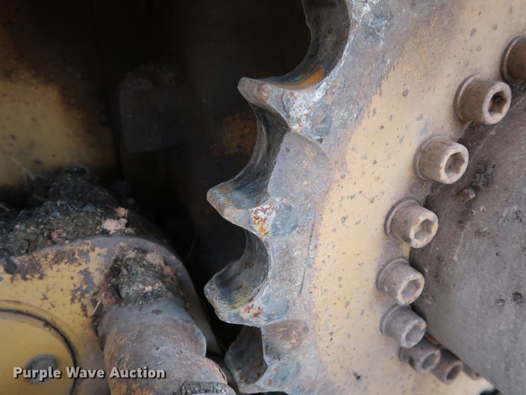 image for item DG4132 2000 Caterpillar AP-650B paver