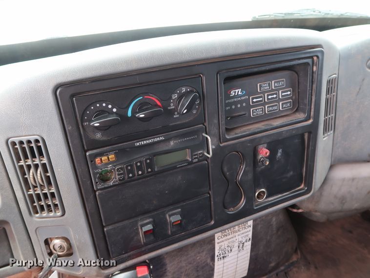 image for item DG4133 2003 International 4400 Crew Cab flatbed truck