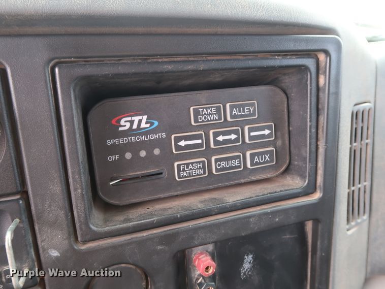 image for item DG4133 2003 International 4400 Crew Cab flatbed truck