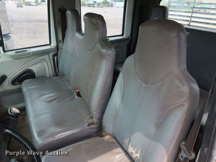 image for item DG4133 2003 International 4400 Crew Cab flatbed truck