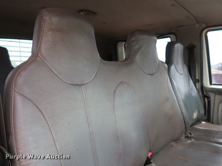 image for item DG4133 2003 International 4400 Crew Cab flatbed truck