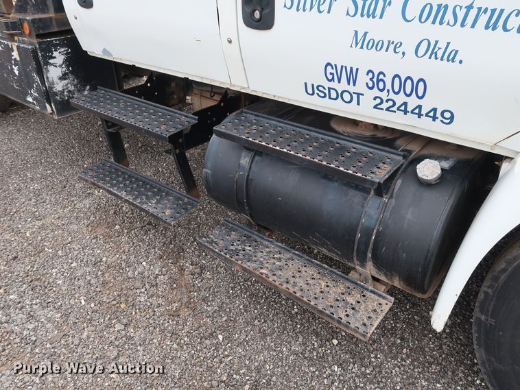 image for item DG4133 2003 International 4400 Crew Cab flatbed truck