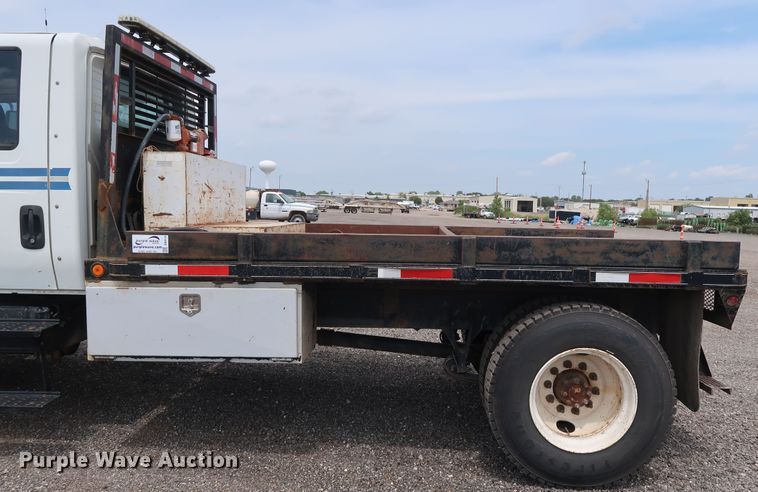 image for item DG4133 2003 International 4400 Crew Cab flatbed truck