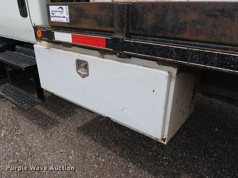 image for item DG4133 2003 International 4400 Crew Cab flatbed truck