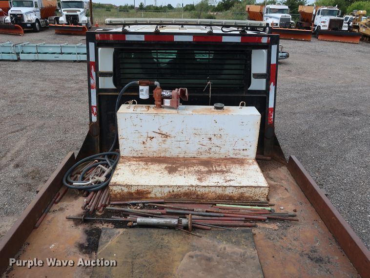 image for item DG4133 2003 International 4400 Crew Cab flatbed truck