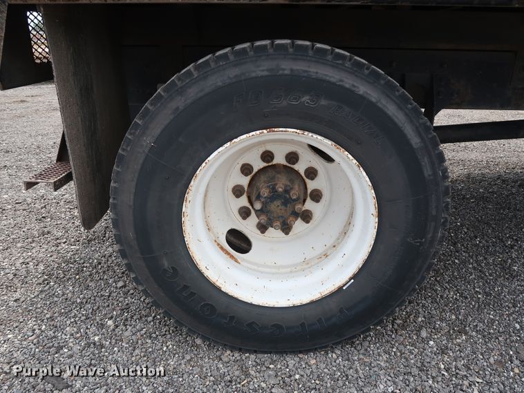 image for item DG4133 2003 International 4400 Crew Cab flatbed truck