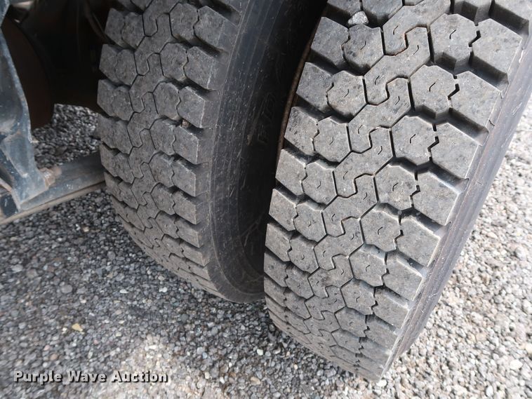 image for item DG4133 2003 International 4400 Crew Cab flatbed truck