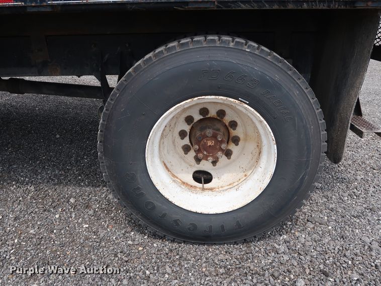 image for item DG4133 2003 International 4400 Crew Cab flatbed truck