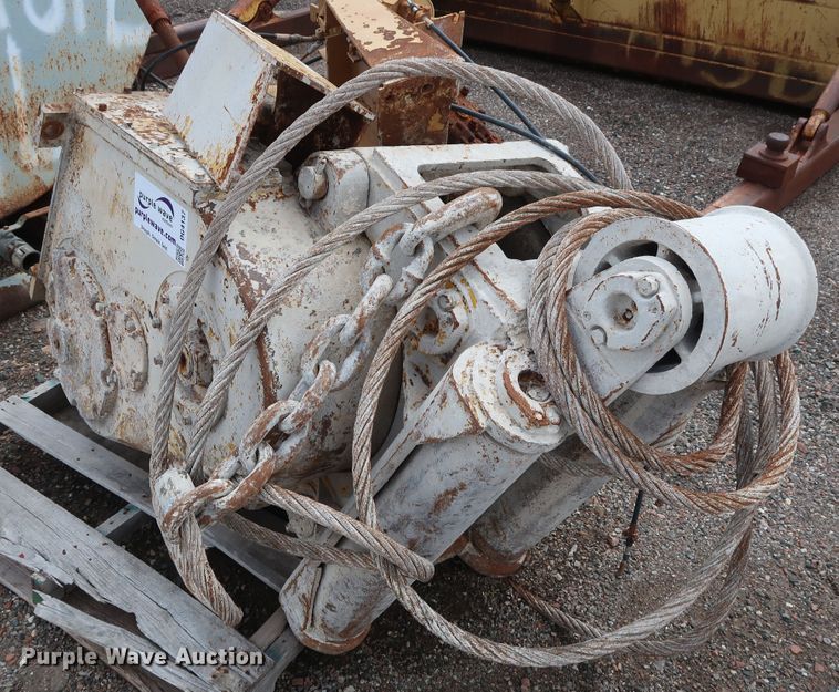 image for item DG4137 Caterpillar D6 winch