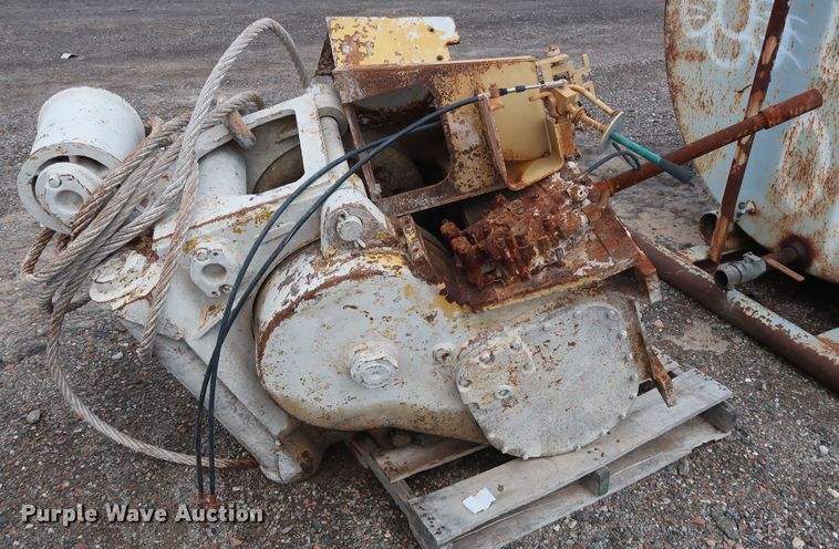 image for item DG4137 Caterpillar D6 winch