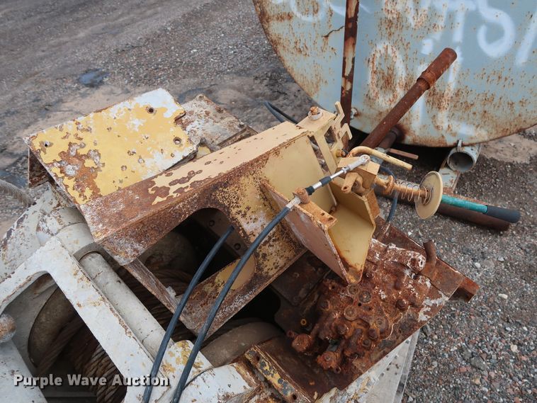 image for item DG4137 Caterpillar D6 winch