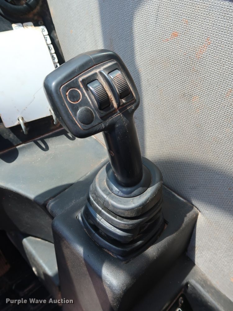 image for item DG4180 2012 Caterpillar TL943 telehandler