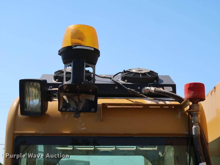 image for item DG4180 2012 Caterpillar TL943 telehandler