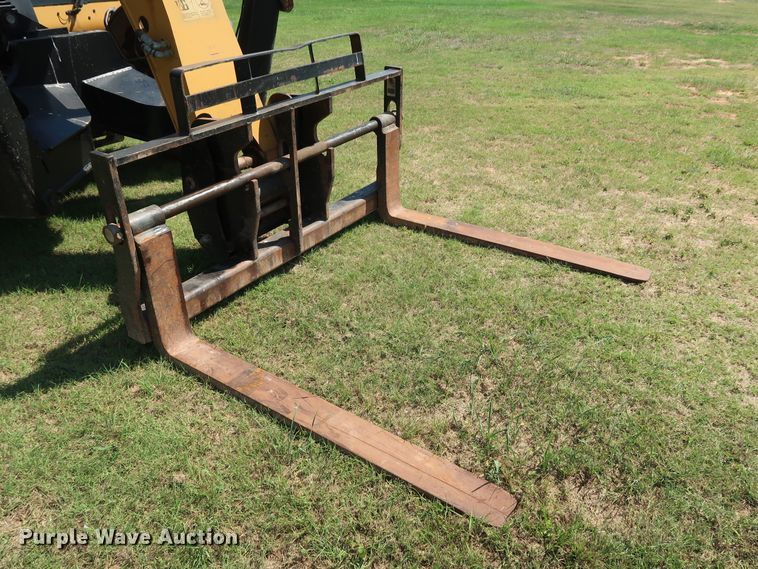 image for item DG4180 2012 Caterpillar TL943 telehandler