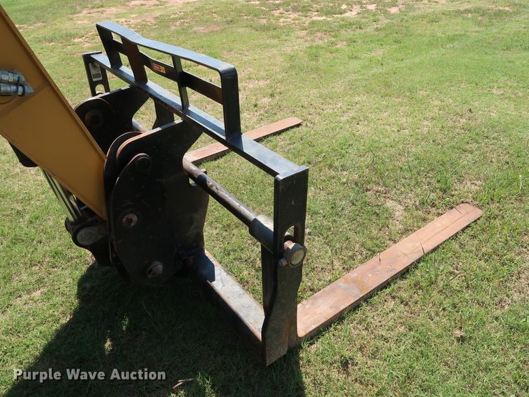 image for item DG4180 2012 Caterpillar TL943 telehandler