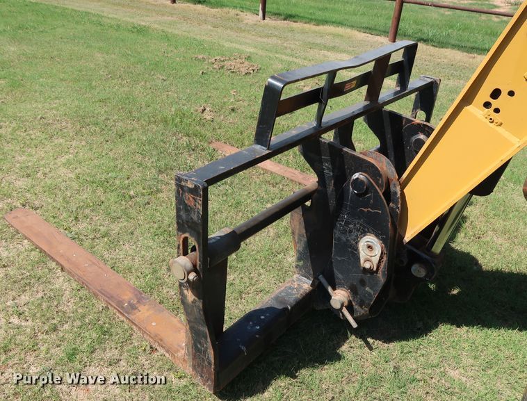 image for item DG4180 2012 Caterpillar TL943 telehandler