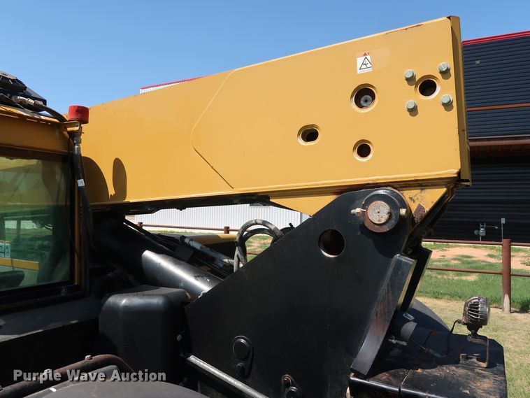image for item DG4180 2012 Caterpillar TL943 telehandler