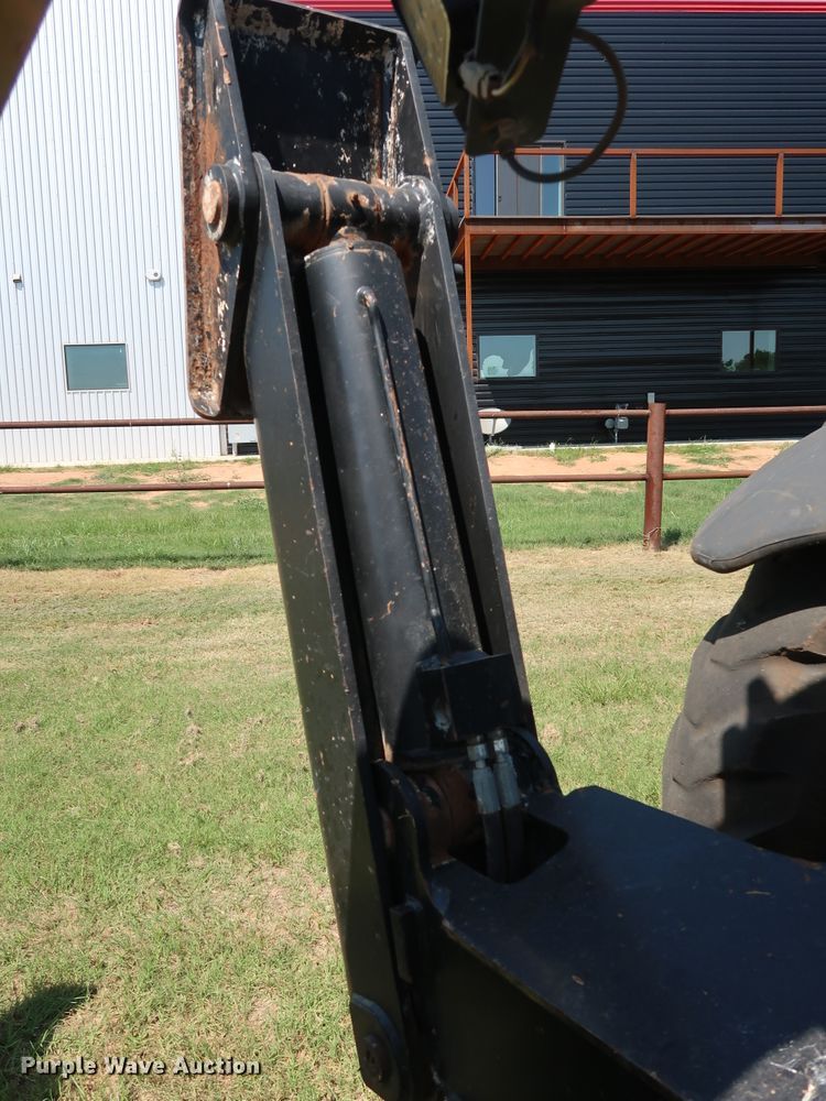 image for item DG4180 2012 Caterpillar TL943 telehandler