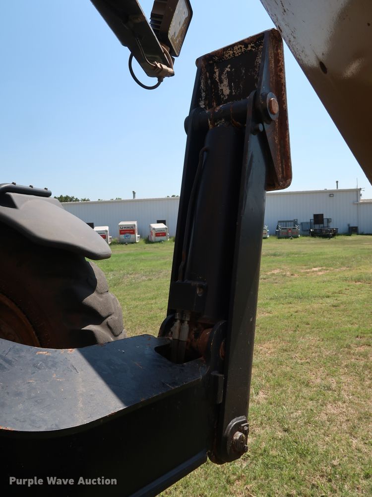 image for item DG4180 2012 Caterpillar TL943 telehandler