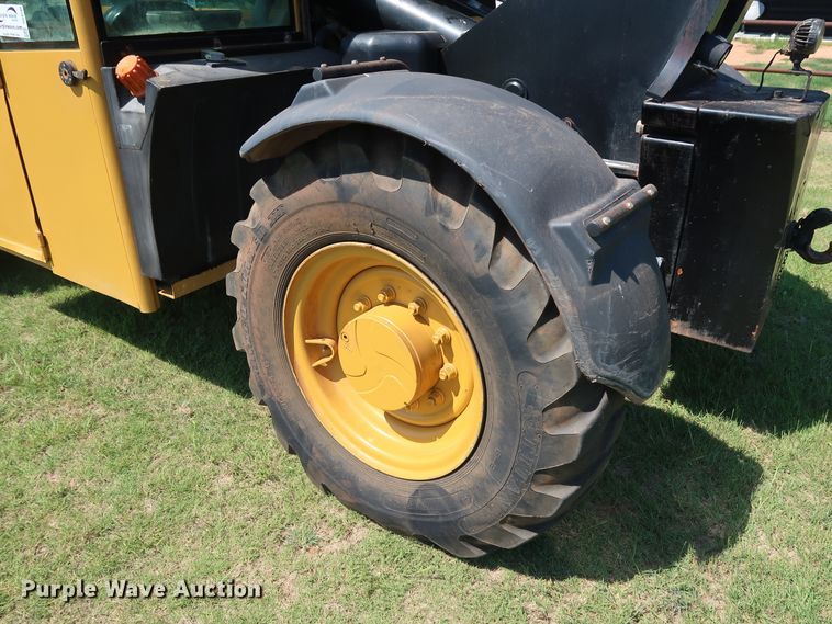 image for item DG4180 2012 Caterpillar TL943 telehandler