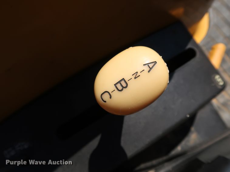 image for item DG4181 2008 John Deere 110 backhoe