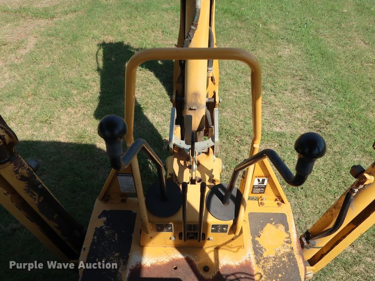 image for item DG4181 2008 John Deere 110 backhoe