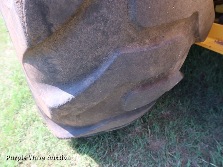 image for item DG4181 2008 John Deere 110 backhoe