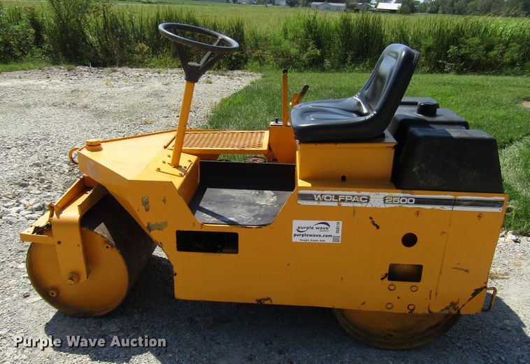 image for item DG8116 Stone Wolfpac 2500 double drum roller