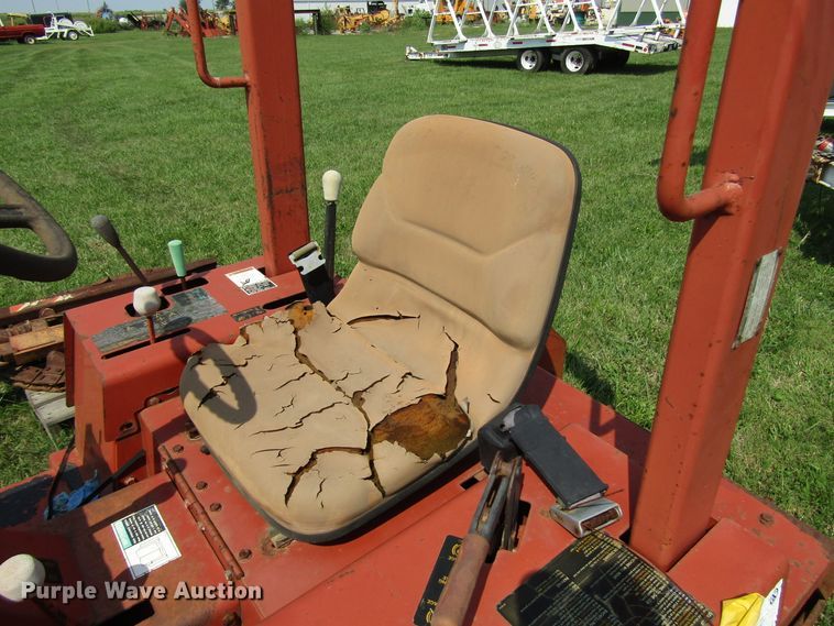 image for item DG8136 1999 Ditch Witch 3610 trencher