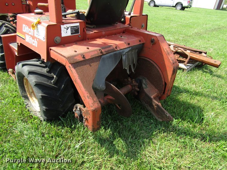 image for item DG8136 1999 Ditch Witch 3610 trencher