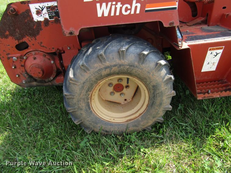 image for item DG8136 1999 Ditch Witch 3610 trencher