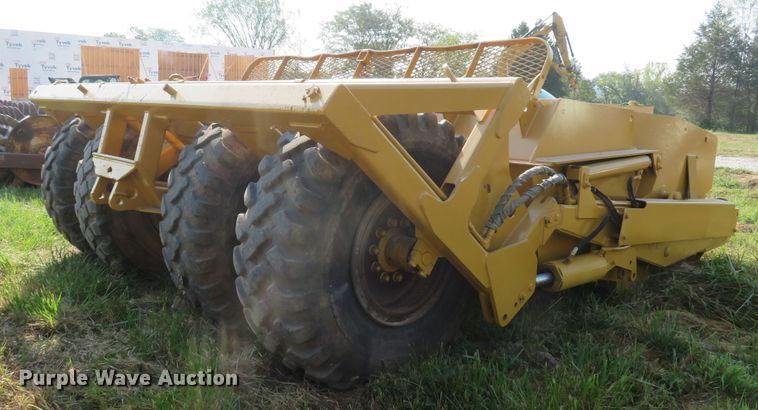 image for item DH1591 2006 Reynolds 17CS12 scraper