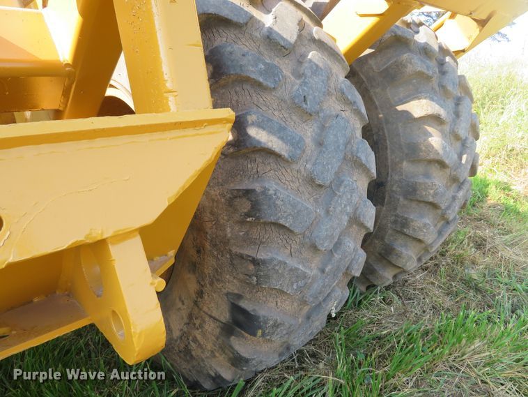 image for item DH1591 2006 Reynolds 17CS12 scraper