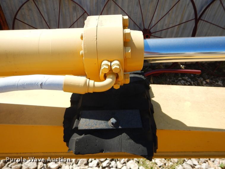 image for item DH2581 2011 Caterpillar 320BL/CL long reach stick