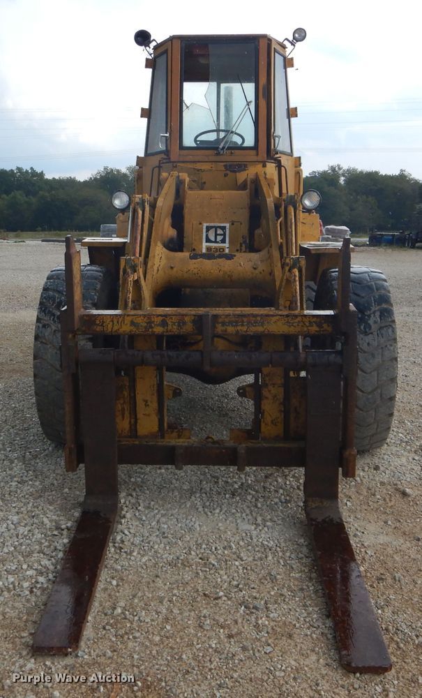 image for item DH6147 1969 Caterpillar 930 wheel loader