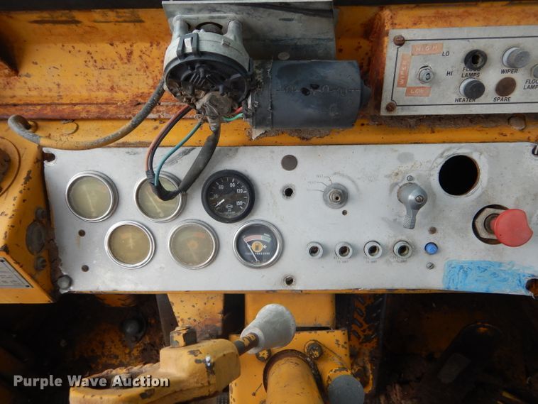 image for item DH6147 1969 Caterpillar 930 wheel loader