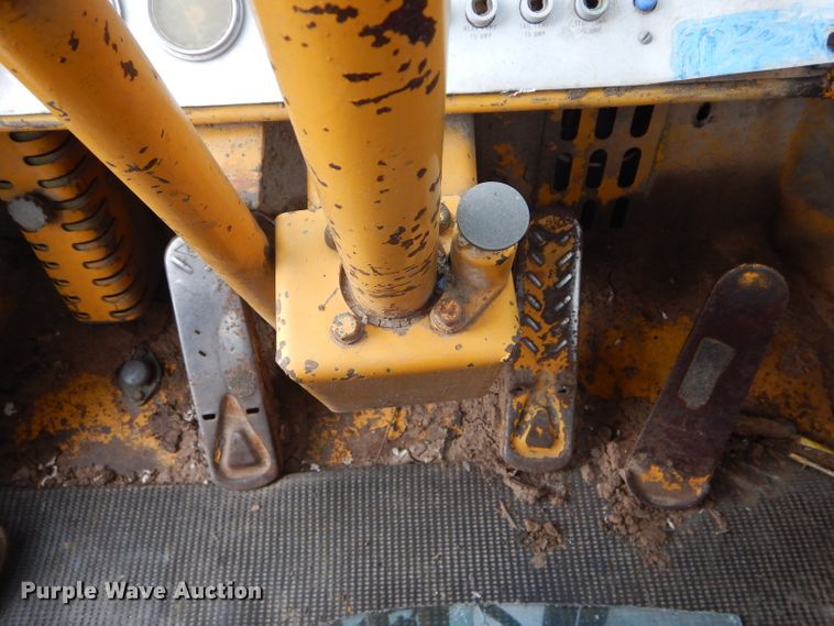 image for item DH6147 1969 Caterpillar 930 wheel loader