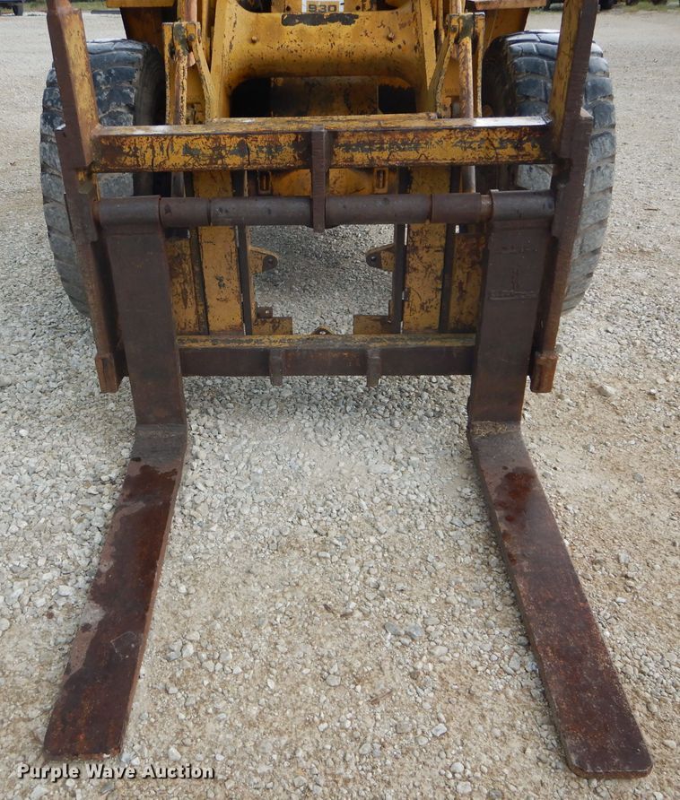 image for item DH6147 1969 Caterpillar 930 wheel loader