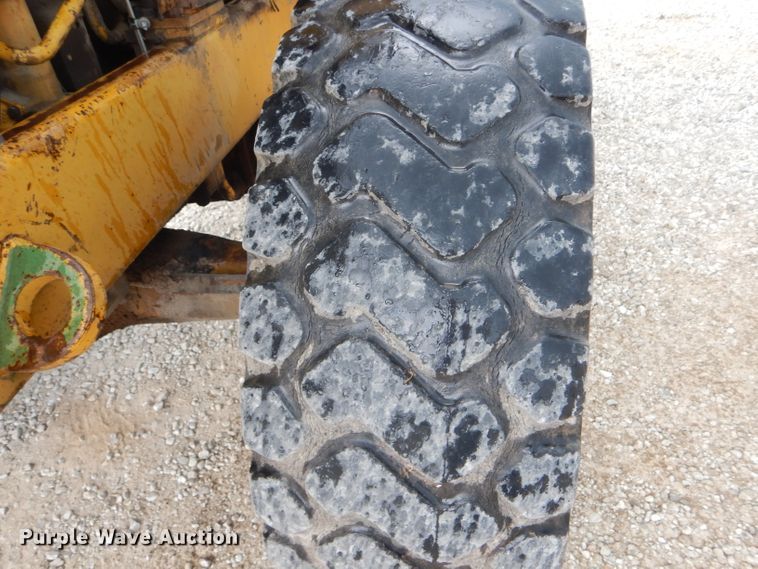 image for item DH6147 1969 Caterpillar 930 wheel loader