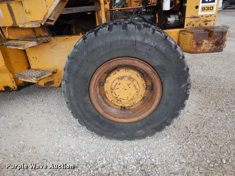 image for item DH6147 1969 Caterpillar 930 wheel loader
