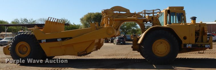 image for item DI1766 1985 Caterpillar 621B conventional scraper