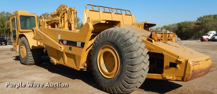 image for item DI1766 1985 Caterpillar 621B conventional scraper