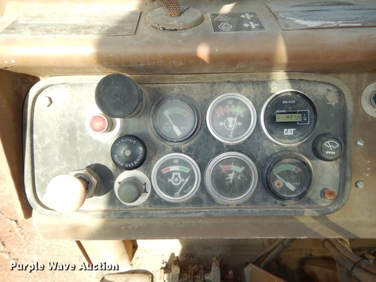 image for item DI1766 1985 Caterpillar 621B conventional scraper