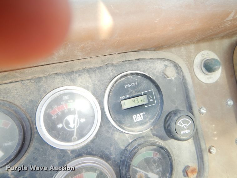 image for item DI1766 1985 Caterpillar 621B conventional scraper