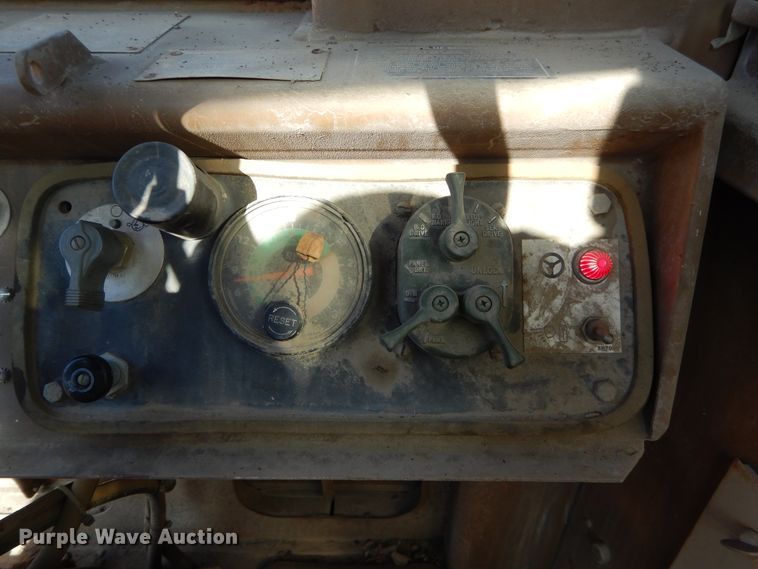 image for item DI1766 1985 Caterpillar 621B conventional scraper