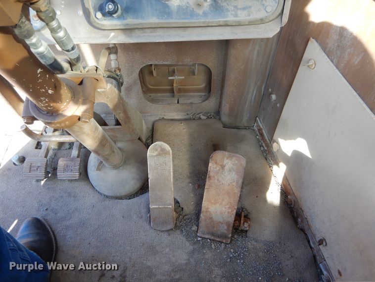 image for item DI1766 1985 Caterpillar 621B conventional scraper