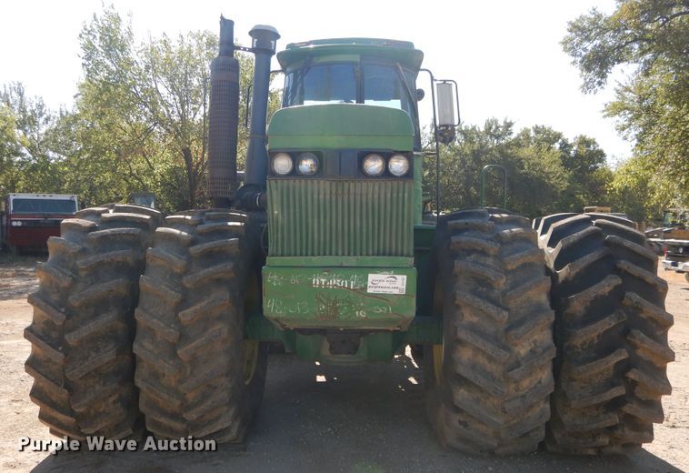 image for item DI1767 1985 John Deere 8650 4WD tractor