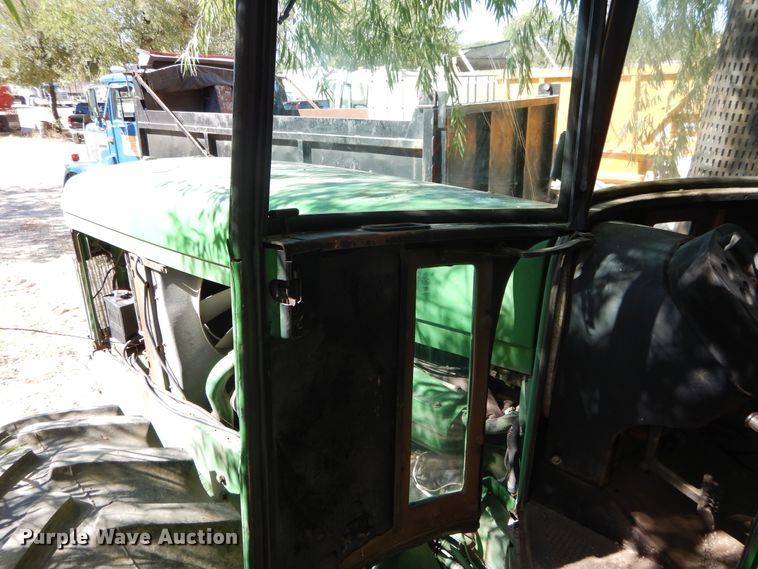 image for item DI1767 1985 John Deere 8650 4WD tractor