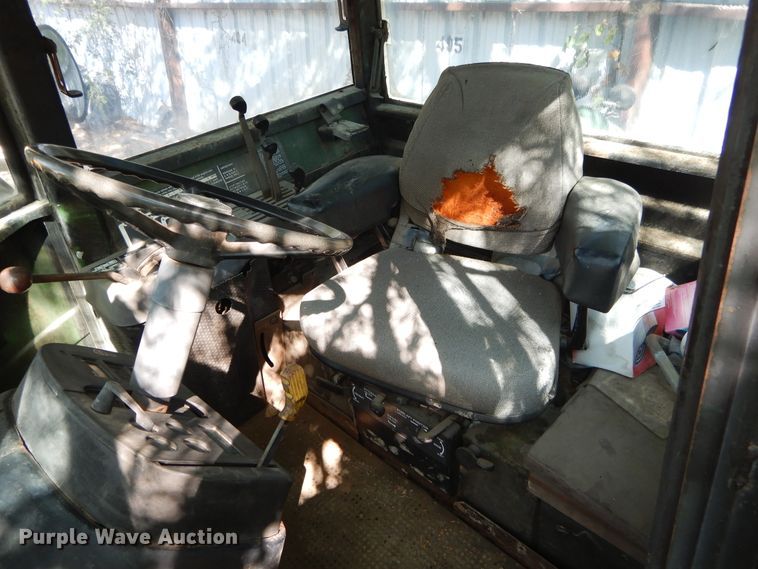 image for item DI1767 1985 John Deere 8650 4WD tractor