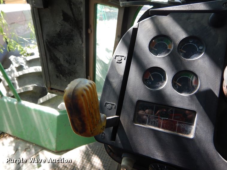 image for item DI1767 1985 John Deere 8650 4WD tractor